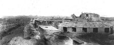 La guerre moderne en Cameroun Nord ; un des forts allemands de Garoua, tel que le..., 1916. Creator: Unknown
