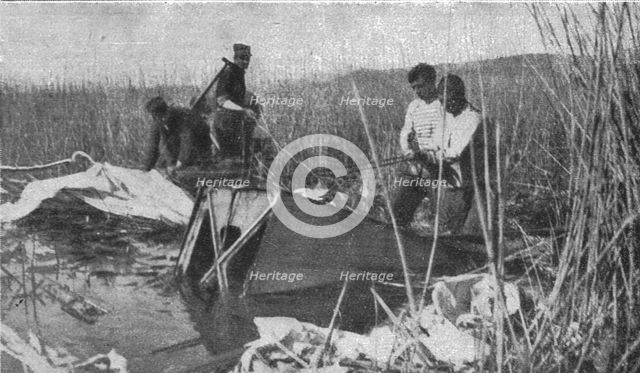 'La guerre aerienne en Macedoine Grecque : un avion ennemi "Descendu" dans..., 1916. Creator: Unknown.