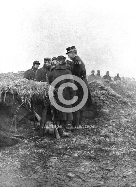 ''La Guerre de Tranchees; Le "Roi-camarade"; Albert 1er Dans les tranchees d'Avecapelle', 1915. Creator: Unknown.