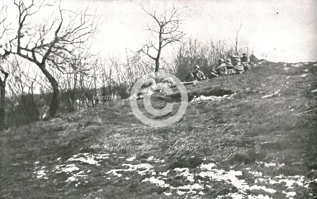 'La Deuxieme Phase de la Bataille; Une section de mitrailleuses en position, le 6 mars..., 1916 (192 Creator: Unknown.