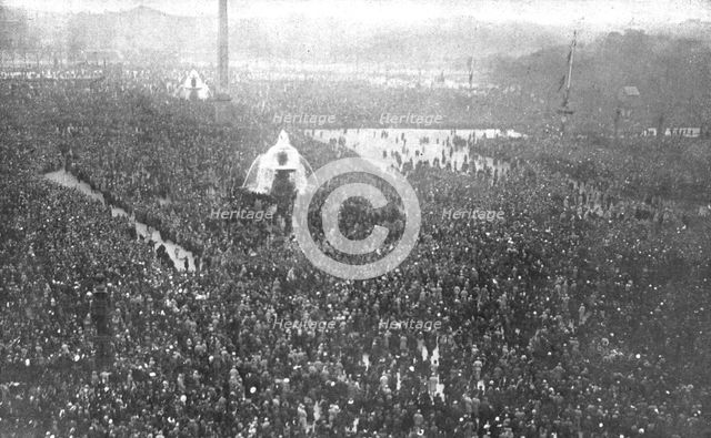 'La delivrance de l'Alsace et de la Lorraine celebree a Paris le 17 novembre 1918.  Creator: Unknown.