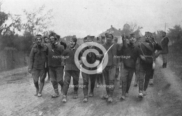 'La Derniere campagne serbe; les jeunes recrues serbes, appelees au moment de..., 1915. Creator: R. Marianovitch.