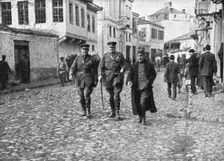 La derniere etape de l'offensive; L'amiral anglais Troubridge visitant la ville reconquise 1916. Creator: Unknown