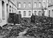 La derniere etape de l'offensive; Les coffres-forts pilles par les Allemands dans la prefecture inc Creator: Unknown