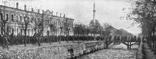 La derniere etape de l'offensive; Defile de prisonniers bulgares a monastir, le 19 novembre 1916, s Creator: Unknown