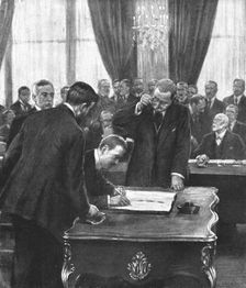 La Derniere signature allemande; M von Lersner signant pour l'allemagne, apres..., 1920. Creator: Unknown