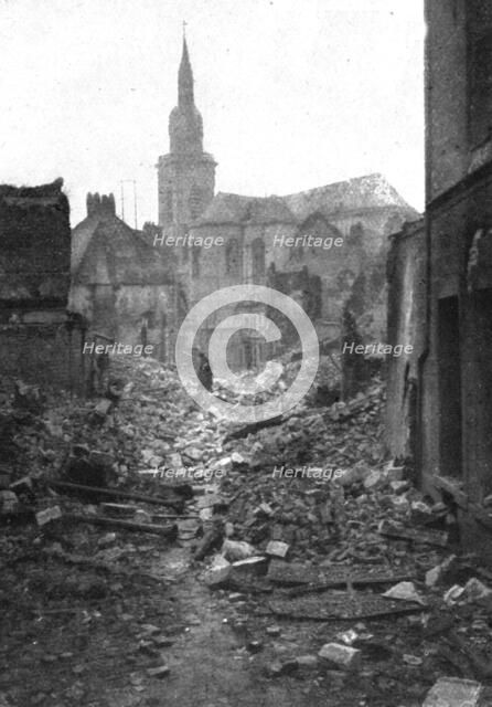 ''La Destruction de Cambrai; Cette destruction systematique de Cambrai...', 1918. Creator: Unknown.