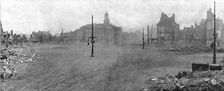 'La Destruction de Cambrai; Dans Cambrai devaste et livre aux flammes; la place d'Armes..., 1918. Creator: Unknown