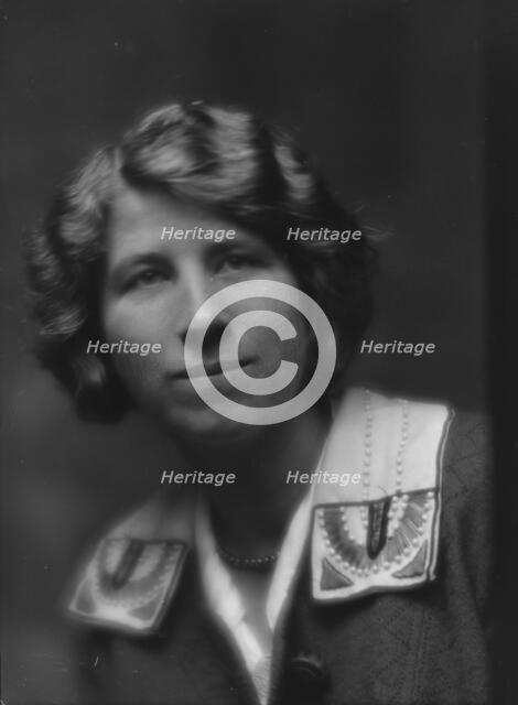 La Follette, Fola, Miss, portrait photograph, between 1911 and 1942. Creator: Arnold Genthe.