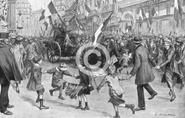 ''La joie de Paris; Des canons de campagne allemands, qui avaient ete reunis place de la..., 1918. Creator: Louis Remy Sabattier.