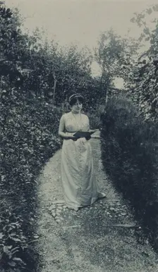 La lecture, c1900. Creator: Edgar Haincque de Saint-Senoch