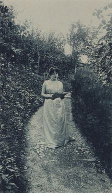 La lecture, c1900. Creator: Edgar Haincque de Saint-Senoch