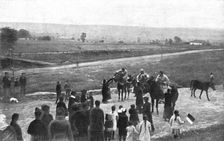 'La liberation de la Serbie; des eclaireurs francais accueillis en liberateurs aux abords..., 1918. Creator: Unknown