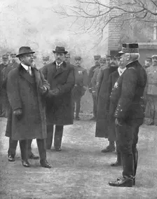 La Medaille Militaire de Joffre; Le President felicite le chef de nos armees 1914. Creator: Unknown