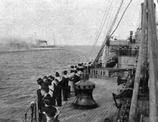 La Mission Joffre-Viviani en Amerique; Au fond, le yacht presidentiel Mayflower remote..., 1917. Creator: Unknown