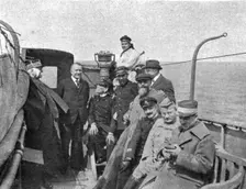La Mission Joffre-Viviani en Amerique; Sur la Lorraine: de gauche a droite, au fond, le..., 1917. Creator: Unknown