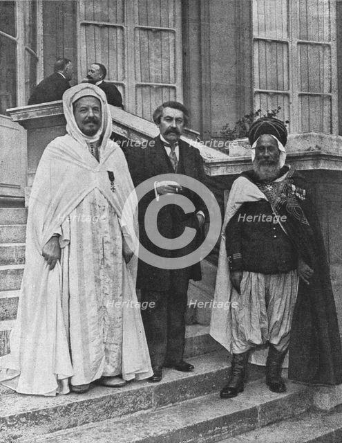 'La mission Musulmane; apres le dejeuner de la mission musulmane aux Affaires etrangeres..., 1916. Creator: Unknown.