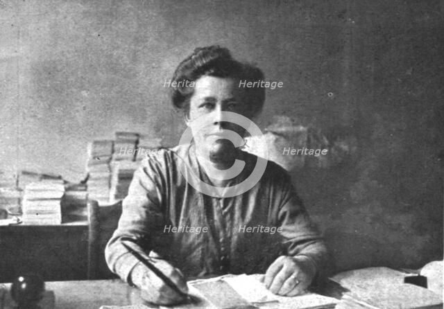 'La Nouvelle Europe; la constituante Allemande; Les femmes dans l'Assemblee..., 1919. Creator: Unknown.