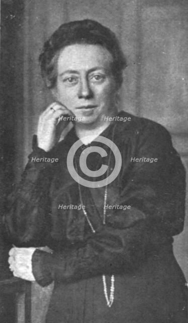 'La Nouvelle Europe; la constituante Allemande; Les femmes dans l'Assemblee..., 1919. Creator: Unknown.