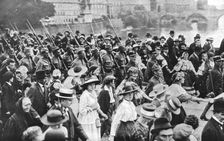 La Nouvelle Europe; la republique Tchecoslovaque; un retour triomphal de troupes tcheques..., 1918. Creator: Unknown