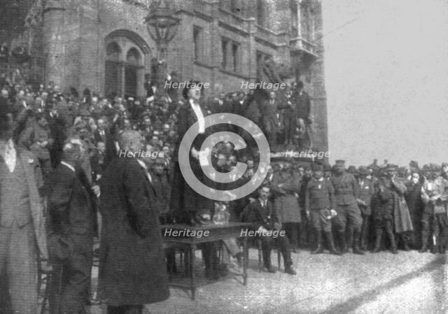 'La Nouvelle Europe; Le regime communiste a Budapest; une actrice du Theatre National..., 1919. Creator: Unknown.