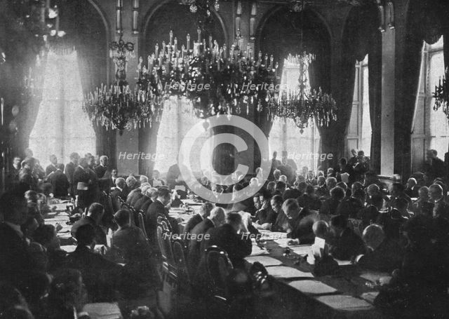 'La naissance de la societe des nations; le 28 avril 1919, au cours de la cinquieme séance..., 1919. Creator: Unknown.