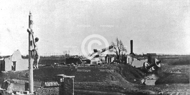 ''La seconde bataille d'Ypres; les restes d'un moulin et d'une chapelle', 1915. Creator: Unknown.