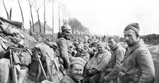 La seconde bataille d'Ypres; Nos zouaves, le 24 avril 1915, a Boesinghe 1915 Creator: Unknown
