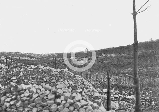 'La silhouette de la ruine de Thiaumont. L'ouvrage de Thiaumont est situe aux abords Sud..., 1916. Creator: Unknown.