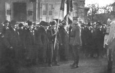 La patrie retrouvee; A Haguenau un veteran de 81 ans, revetu de l'uniforme du 20e... 1918. Creator: Unknown