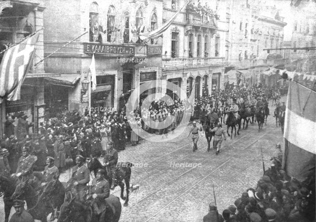 'La Paix Victorieuse; A Constantinople: entrée solennelle a Constantinople, le 8 fevrier 1919... Creator: Unknown.