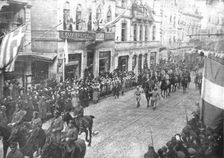 La Paix Victorieuse; A Constantinople: entrée solennelle a Constantinople, le 8 fevrier 1919... Creator: Unknown