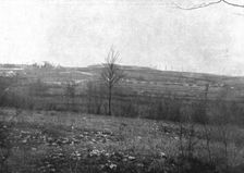 La perte du fort de Vaux; Silhouette, vue du Sud-Est, du fort de Vaux attaque par..., 1916 (1924) Creator: Unknown