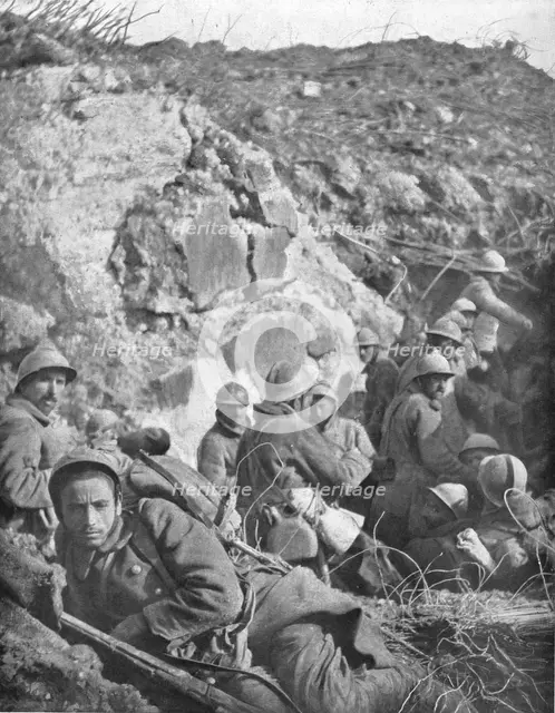 'La phase triomphante de Verdun; Nos coloniaux dans les fosses du fort de Douaumont', 1916. Creator: Unknown.