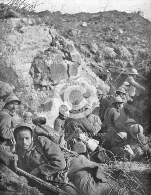 'La phase triomphante de Verdun; Nos coloniaux dans les fosses du fort de Douaumont', 1916. Creator: Unknown.