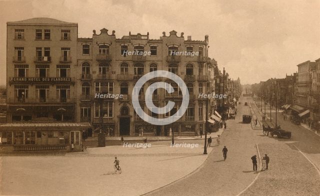'La Place Publique et l'Avenue Lippens', (Town Square and Avenue Lippens), c1900. Creator: Unknown.