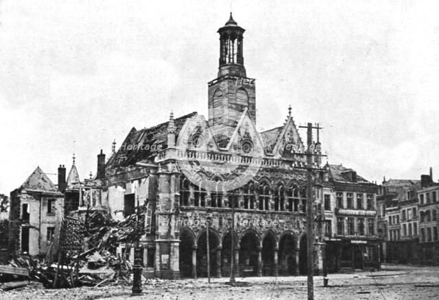''La pression Croissante de Foch; L'etat de l'hotel de ville de Saint-Quentin, a l'entrée..., 1918. Creator: Unknown.