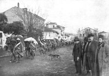 La prise de Monastir ; L'entrée des troupes francaises a Monastir, le 19 novembre 1916 1916. Creator: Unknown