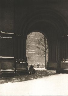La Revolution Russe; Les combats de rues du 12 au 18 mars 1917: soldats et etudiants tirant...1917. Creator: Unknown