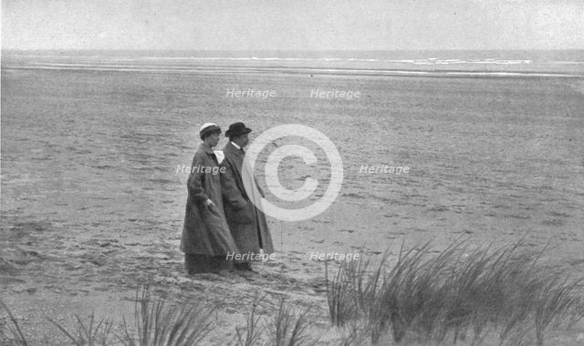 'La reine Elisabeth et le grand poete national Emile Verhaeren, sur le dernier rivage libre..., 1916 Creator: Unknown.