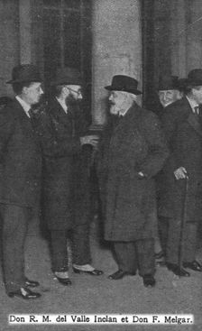 La rencontre, a Paris, de deux personnalites carlistes : Don R.M. del Valle Inclan et..., c1916. Creator: Unknown