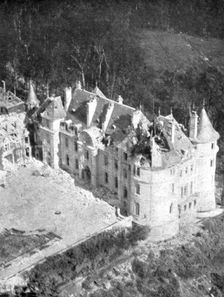 La Replique de Foch: Au Sud-ouest de Soissons; le chateau de Maucreux, pres de Faverolles..., 1918. Creator: Unknown