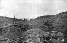 La reprise de Douaumont; Le general Mangin, qui dirigeait l'attaque, avait..., 1916 (1924) Creator: Unknown