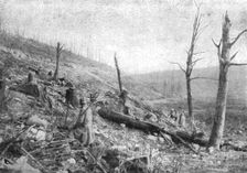 La reprise du bois de la Caillette; Avant l'attaque du 5 avril : troupes defilees derriere..., 1916 Creator: Unknown