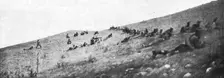 La resistance Serbe; Infanterie serbe appuyee par des mitrailleuses, se developpant...1915 (1924). Creator: Unknown
