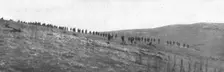La resistance Serbe; Premiere ligne d'infanterie serbe avancant sous le feu 1915 (1924). Creator: Unknown