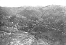 'La rupture des lignes Bulgares; Un aspect caracteristique du terrain ou s'opera la..., 1918. Creator: Unknown