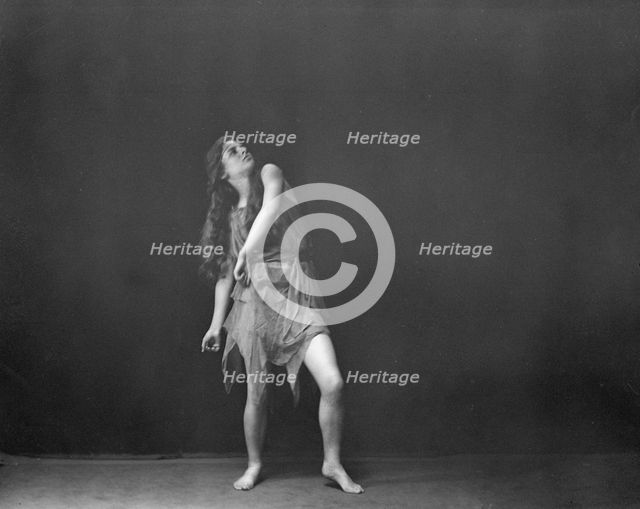 La Tour, Miss, 1919 June 25. Creator: Arnold Genthe.