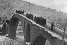 La tragedie Serbe; L'atat-major general serbe, en retraite a travers l'Albanie..., 1916. Creator: Unknown
