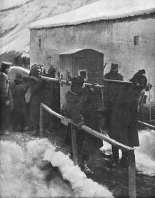 'La tragedie Serbe; la "Chaise" du Voivode. 1916. Creator: Unknown